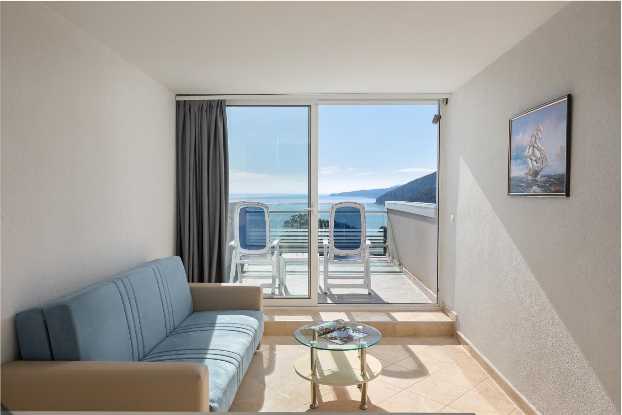 Hotel Mimosa Lido Palace - Maslinica Hotels & Resorts Rabac Bagian luar foto