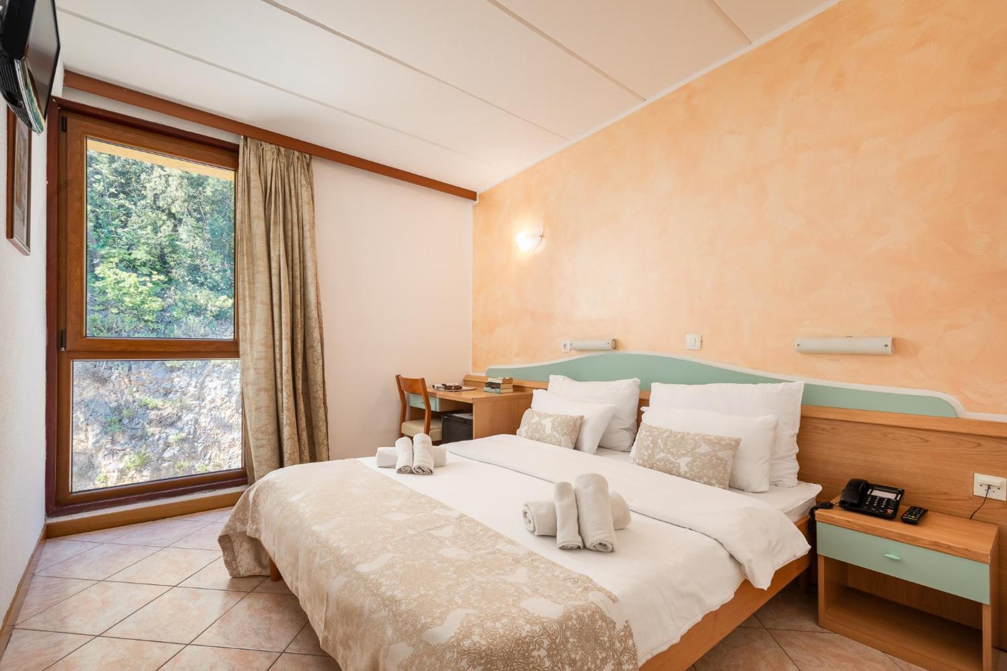 Hotel Mimosa Lido Palace - Maslinica Hotels & Resorts Rabac Ruang foto