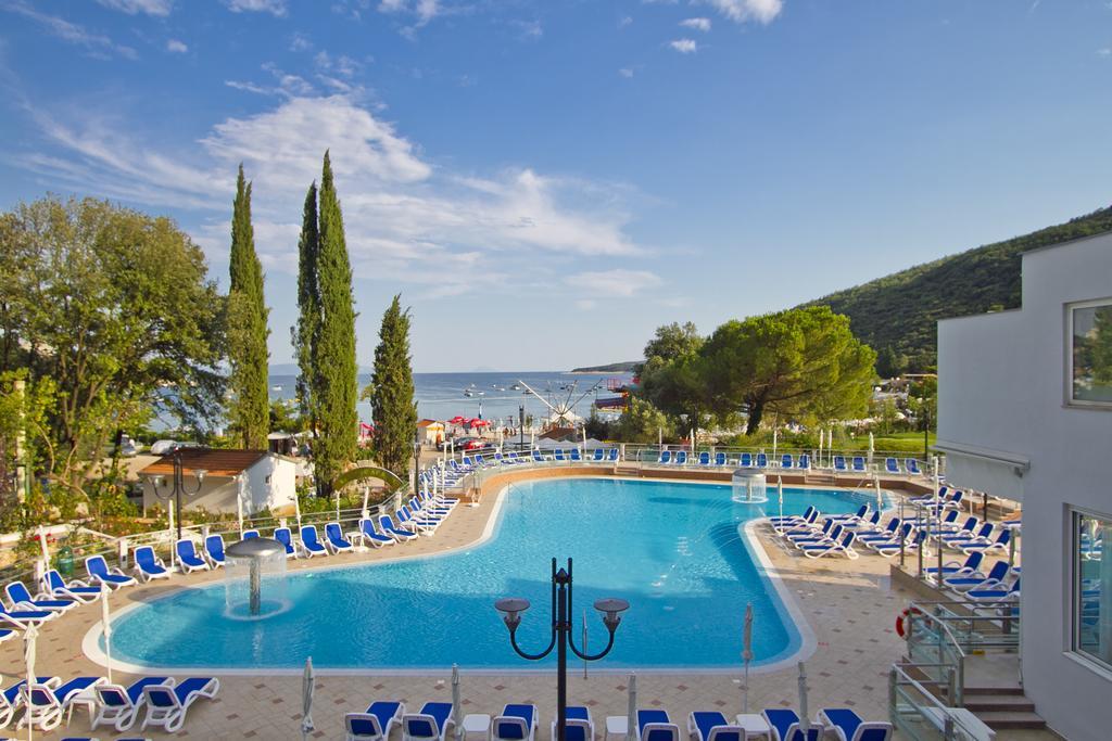 Hotel Mimosa Lido Palace - Maslinica Hotels & Resorts Rabac Bagian luar foto